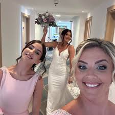 Hi, I'm going to a wedding