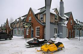 In the city center and in a national park, stage coach inn is in a walkable area with good shopping. Yellowstone Winter