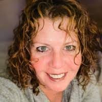 Laura Moorehead's Instagram, Twitter & Facebook