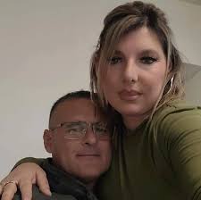 Anche questa pagina si unisce al dolore di Laura e della sua famiglia per  la tragica ed improvvisa scomparsa del signor Ettore Pausini, zio di Laura.  Condoglianze e un abbraccio forte 🖤