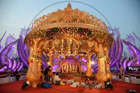 There's no denying that the decor for your wedding stage is important. Image Of Indian Hindu Wedding Stage Decoration And Designs Bp397571 Picxy