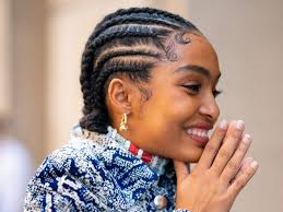 Kelly ripa and katy perry have used social media to show their grays and dark roots. Four Celebrity Natural Hairstylists Share Their Go To Baby Hair Tips And Tricks Vogue Protective Styles For Natural Hair Short Natural Hair Styles Baby Hairstyles