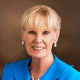 Noelle Bates's Instagram, Twitter & Facebook