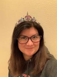 Happy tiara Tuesday y'all! (I am going to declare this #50! 50 tiaras y'all  and going strong!) This week's tiara was a commission for someone who likes  purple. Yes, I have opened