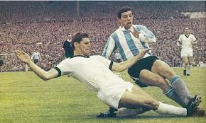 Son una hidra a la que le cortaron la cabeza en el 66'. Anotando Futbol Mundial De 1966