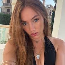 Isabelle Victoria (@ies.victoria)