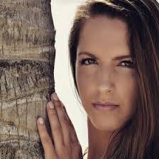 Danielle Bard's Instagram, Twitter & Facebook