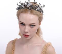 Amazon.com: QXMYOO Corona de mariposa para mujer, tocado barroco de  cristal, mariposas, tiara para quinceañera, cumpleaños, boda, disfraz de  Halloween, graduación, accesorios florales para el cabello, M, Cristal :  Ropa, Zapatos y