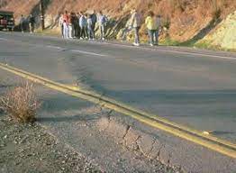 En Echelon Shears Crossing Street Hayward Hayward California Country Roads California Earthquake