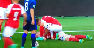 Denmark vs finland saturday's game in the euros has been suspended, as christian eriksen fell in the last minutes of the first half the player suddenly fell on the ground, with then denmark players all. O Khn33afqpofm