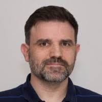 200+ profilů „Janeček“