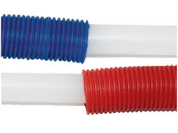 Kombinin altında mavi ve kırmızı renkte vanalar var. Yerden Isitma Borulari Ve Ek Parcalari Ak Pazarlama