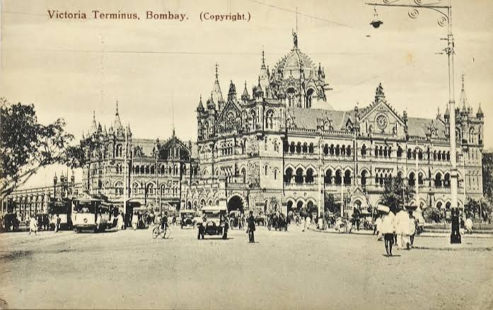 More Views of The Victoria Terminus Bombay - 6 Old Postcards - Past-India