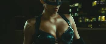 Foto Arhiv Znamenitosti Mashiny Recepty Zhivotnye Onlajn Holli Berri Chernaya Koshka Zhenshina Koshka Film Smotret Onlajn Besplatno V Hd P Na Kinogo Zhenshina Koshka