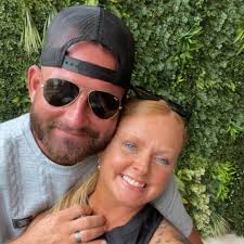 Is there a place to rent a convertible for the Christmas parade in Ste.  Genevieve?