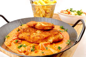 Paniertes Hahnchen Schnitzel Mit Paprika Sauce Zu Faul Zum Kochen Hahnchen Schnitzel Paprika Sauce Schnitzel Sosse