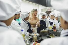 COMPARTIMOS EXPERIENCIAS CON MUJERES AFROECUATORIANAS EN “CAFÉ QUE INSPIRA”  En compañía de las panelistas Mariuxi Borja Ayoví, Beatriz Ronquillo,  Jusseidy Hurtado y Paola Godoy compartimos una mañana en la que se conversó