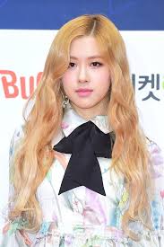 Blackpink Global Blackpinkglobal On Twitter Blackpink Blackpink Rose Curly Hair Styles