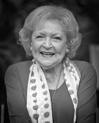 BETTY WHITE as Professor June Bauer COMMUNITY 2.01 "Anthropology 101″