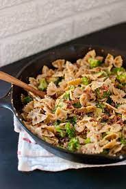 Spicy Sun Dried Tomato And Broccoli Pasta Cookie And Kate Recipe Recipes Vegetarian Pasta Recipes Broccoli Pasta
