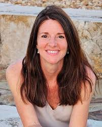 Toni Hurley's Instagram, Twitter & Facebook