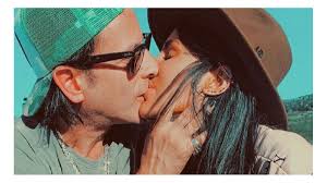 En un duro momento para la hija del. Cande Tinelli Viajo A Mexico Con Coti Sorokin De La Bahia