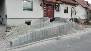 Image 6 Second Row Of Palisades For The Staircase And The First For The Stairs Barrierefreier Hauseingang Vorgarten In 2020 Treppe Anbau Gartenhaus Palisaden