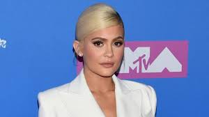 While celebrating her 23rd birthday on aug. Kylie Jenner Instagram Star Posiert Ohne Hose Fans Sind Geschockt Von Diesem Detail News De