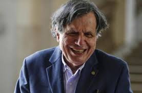 L'Università di Bari consegna il sigillo d'oro al Nobel Parisi: «La fiducia  nella scienza rischia di diminuire»