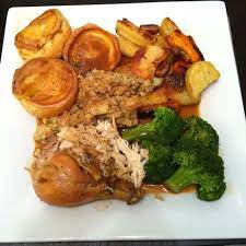 Pin By Harlan Lorenzo On Food I Love 3 Sunday Roast Dinner Roast Dinner British Roast Dinner