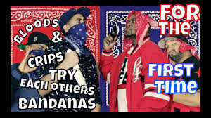 Il simbolo di riconoscimento della gang è la scritta blood formata con le dita (la b e la d sono formate con l'indice e il pollice, la lettera l è formata con il dito. For The First Time Bloods Crips Try Each Others Bandanas 8jtv Youtube