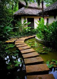 Le spécialiste de la serre de jardin sur internet. 12 Idees Pour Amenager Vos Allees De Jardin Diy Seloger