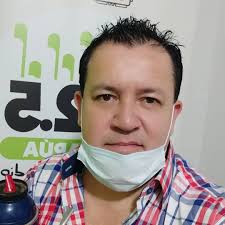 Escucha la radio 102.5 estoy con José y Aurora en preparando la mesa hasta  las doce