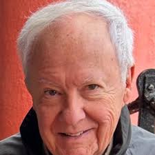 I'll tell you what…. This man can put away a hamburger!😋