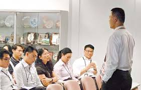 Born 28 august 1970) is an official in the national security division of the hong kong police force. æ–°é—»