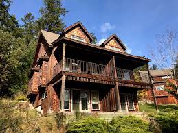 The cottage includes a queen bed, living room area, fresh breakfast foods, wifi, library of books and magazines and a sun deck. Accommodations The Cottages On Salt Spring Island