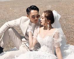 Vợ sắp cưới của văn đức sinh năm 1997, cùng quê với anh và đang là sinh viên năm cuối của trường cao đẳng sư phạm nghệ an, làm trang điểm. Hai Ä'am Há»i Gay Báº¥t Ngá» Trong Giá»›i Cáº§u Thá»§ Viá»‡t NÄƒm 2019 Ben Lá» San Cá» Viá»‡t Giáº£i Tri