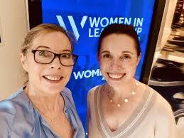 Robyn Lowe's Instagram, Twitter & Facebook