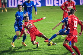 Potopil je málo vídaný kiks brankáře hladkého, který při odkopu promáchl a lucka. Fc Zbrojovka Brno Reportaz Ze Zapasu Zbrojovka Brno Liberec 0 3