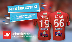 15 000 ft 12 000 ft. Websportaruhaz Hu Megerkeztek Az Uj Telekom Veszprem Szurkoloi Mezek Milled