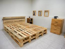 Arredamento in legno anni sessanta composto da: Letti Realizzati Con Pallet E Bancali Idee E Consigli Homify