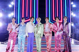 Apr 27, 2021 · 7 potret ganteng bts di red carpet grammy awards 2021, buktikan diri sebagai rajanya fashion pakai koleksi louis vuitton senin, 15 maret 2021 intip gantengnya bts saat tampil di red carpet grammy awards 2021 yuk. Only A True Bts Stan Could Ace This Quiz