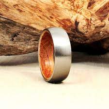 Fancy Titanium And Jack Daniel S Whiskey Barrel Ring Wow This Would Be Ring For My Man Barrel Rings Stylish Rings Wedding Men