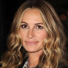 Did you know that choosing the right hair color could knock a decade off your look? Best Hair Colors For Women Over 40