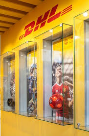 Javascript seems to be disabled in your browser. Dit Is Dhl S Eerste Winkel Retailtrends Nl