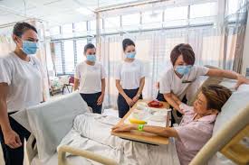 , former assistant base manager cabin crew mumbai at goair answered july 15, 2017 well the age is 18. Singapore Airlines Cabin Crew Will Serve Hospital Patients Live And Let S Fly