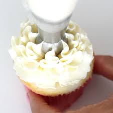 Http Www Cuistoshop Com Blog Index Billet 13284 Cupcakes Au Citron Avec La Cupcake Citron Techniques De Decoration De Gateau Conseils Pour Decoration Gateaux