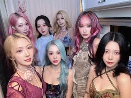Dreamcatcher - [📸] 24.09.07 KPOP ISTANBUL FESTIVAL. Die Zeit verging wie  im Flug. Es war so ein lustiger Auftritt💕 Danke, dass ihr ihn gemeinsam  mit uns genossen habt🫶 (240907 DC Twitter) : r/dreamcatcher