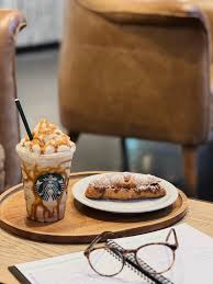 El Frappuccino, Starbucks y el dulce de leche son tres cosas que no pueden  faltar en tu vida 💛🇦🇷 Pero un Frappuccino de dulce de leche en Starbucks…  es felicidad líquida.✨ ¿Y
