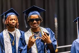 HHS Class of 2024 can't deny that Hornet pride!